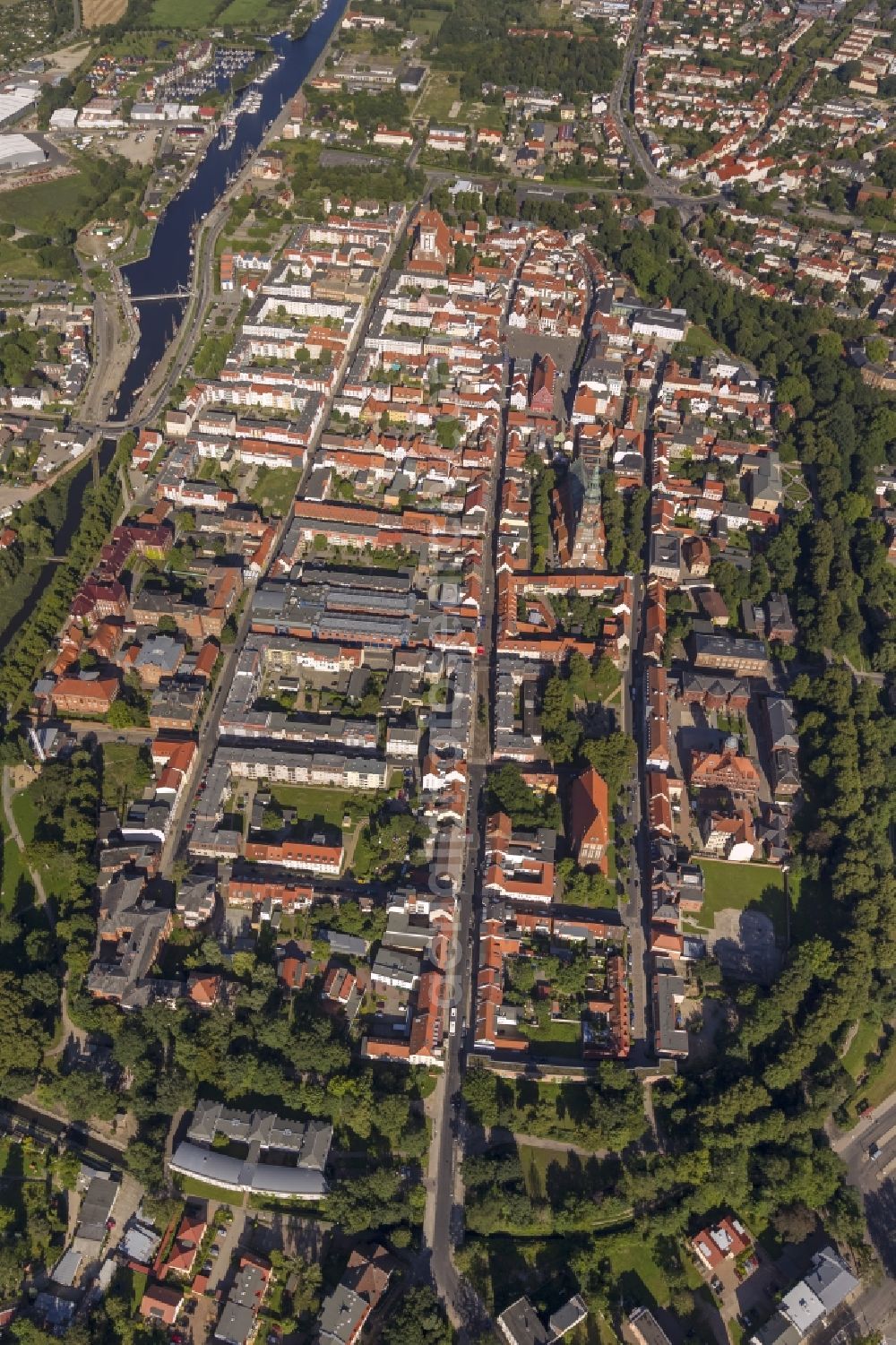 Aerial image Hansestadt Greifswald - City view of the historic city center with Jacobi Church and Cathedral of St. Nikolai and marketplace of the Hanseatic city of Greifswald in Mecklenburg-Western Pomerania