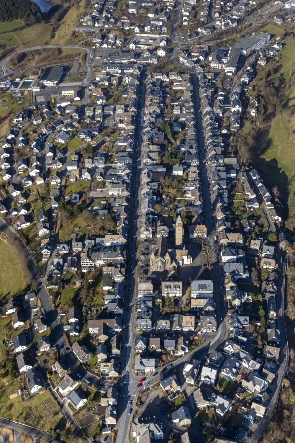 Aerial image Schmallenberg - Cityscape of downtown at the church Alexan der of Schmallenberg in the Ruhr area in North Rhine-Westphalia