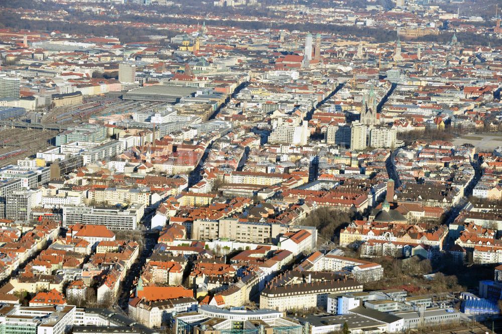 München from the bird's eye view: City view of Munich's city center on the main railway station, Gollierstrasse, Schwanthalerstraße and Miner Street. Behind Munich's Old Town with St. Mary's Church