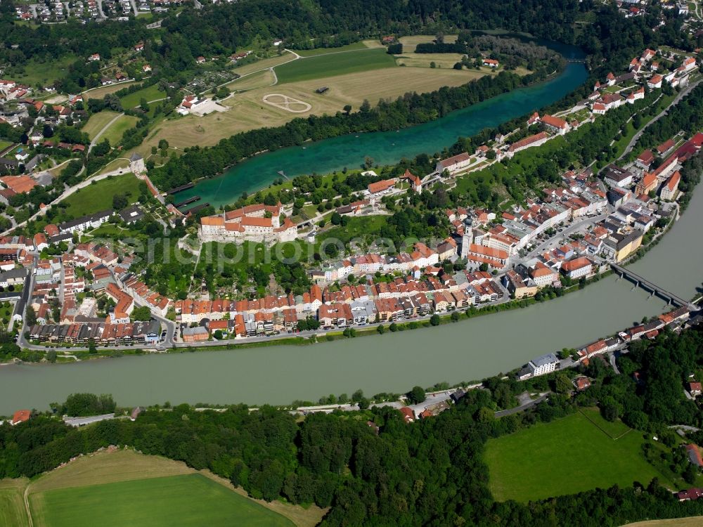 Burghausen from the bird's eye view: Cityscape of downtown Burghausen in Bavaria