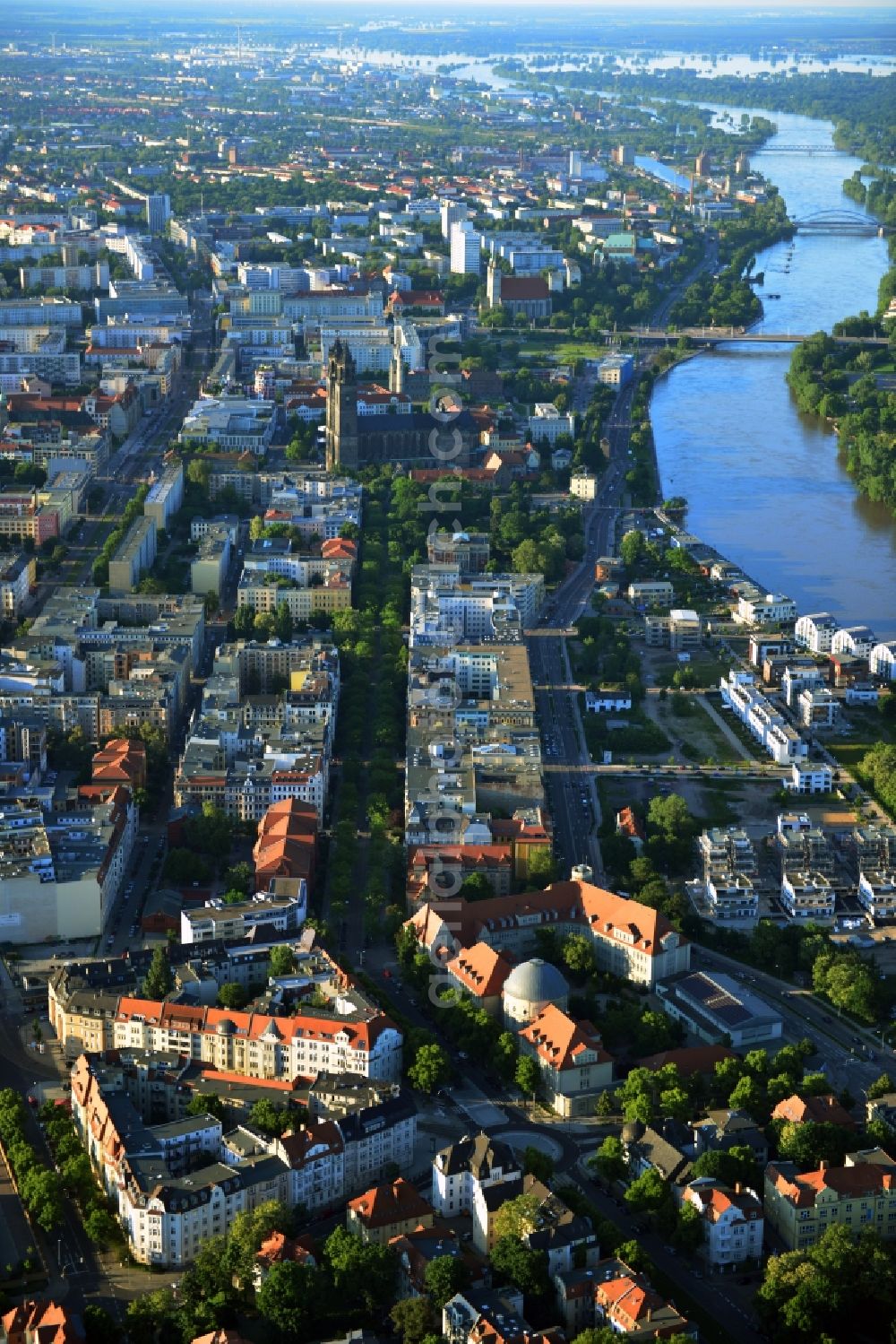 Aerial image Magdeburg - Cityscape of downtown Magdeburg on the banks of the Elbe in Saxony-Anhalt