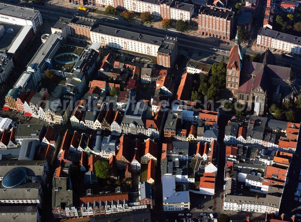 Aerial photograph Rostock - Cityscape of downtown at St. Mary's Church, also known as St. Mary's Church at the Long Street in Rostock in Mecklenburg-Western Pomerania