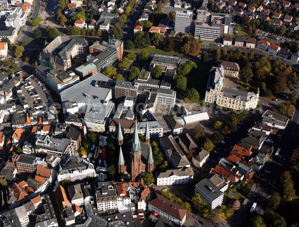 Oldenburg from the bird's eye view: City view of downtown and the lock on the market at the Lamberti Lutheran Church in Oldenburg in Lower Saxony