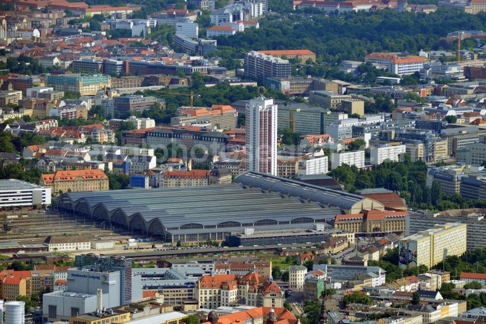 Aerial photograph Leipzig - Cityscape of downtown area of ??the Saxon town with the old town - center at the main station of the Deutsche Bahn Leipzig in Saxony