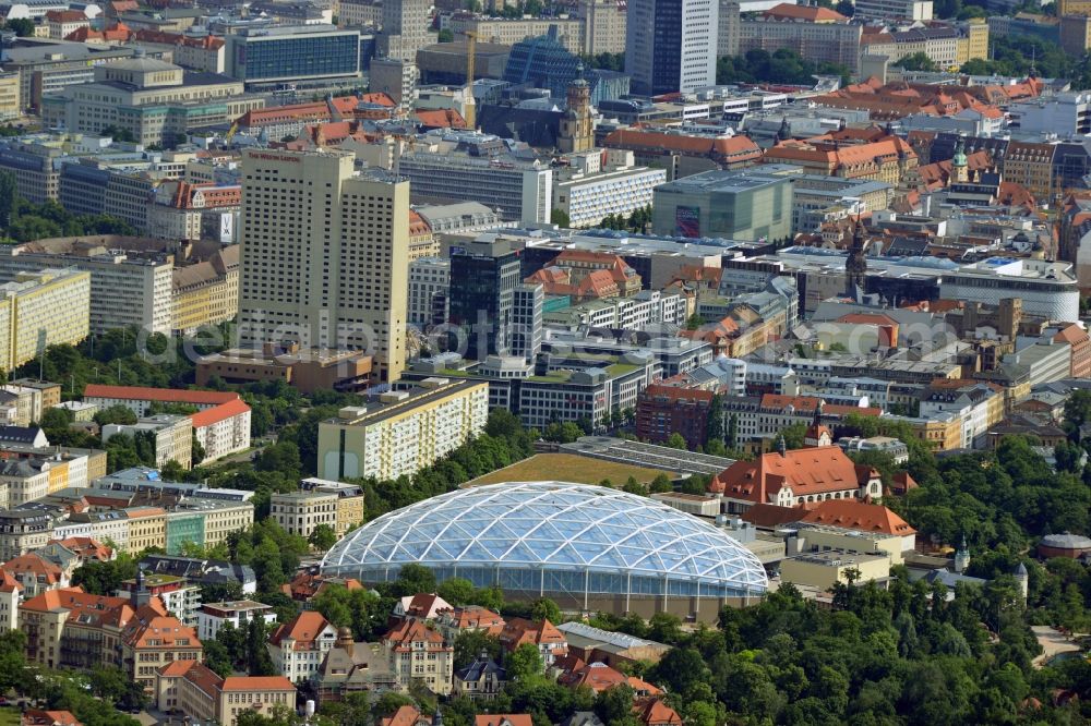 Leipzig from the bird's eye view: Cityscape of downtown area of ??the Saxon town with the old town - center on MDR tower house and the construction of the giant tropical hall 'Gondwanaland' in the Leipzig Zoo