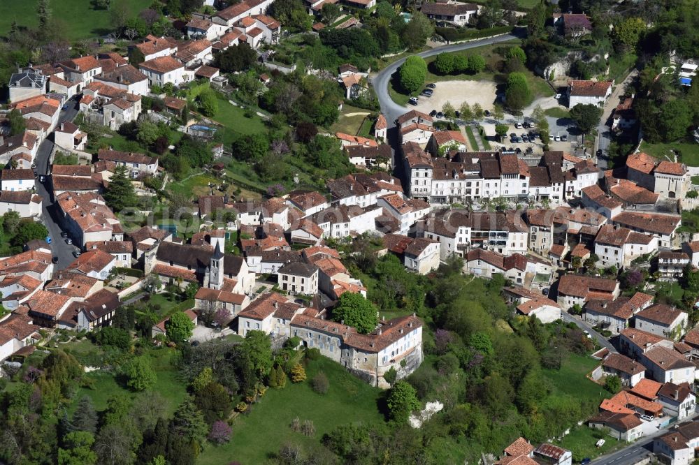 Aerial photograph Aubeterre-sur-Dronne - City view of the city area of in Aubeterre-sur-Dronne in Aquitaine Limousin Poitou-Charentes, France