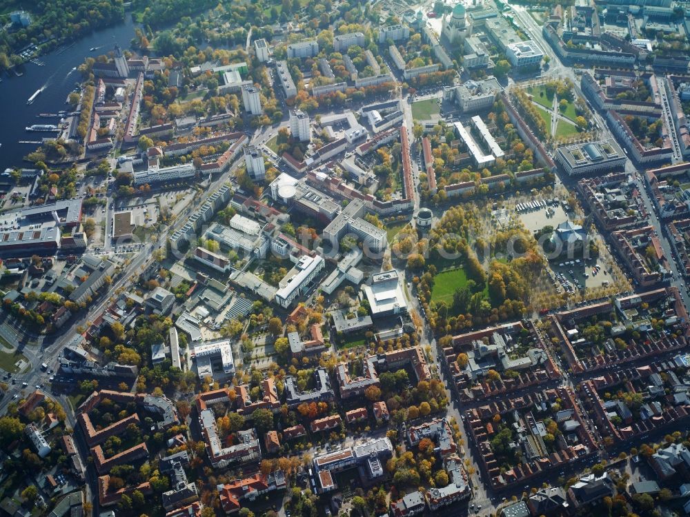 Potsdam from the bird's eye view: City view of the inner-city area at the Bassinplatz in Potsdam in the state Brandenburg. Also shown the St. Peter und Paul Kirche, the Franzoesische Kirche and the Klinikum Ernst von Bergmann