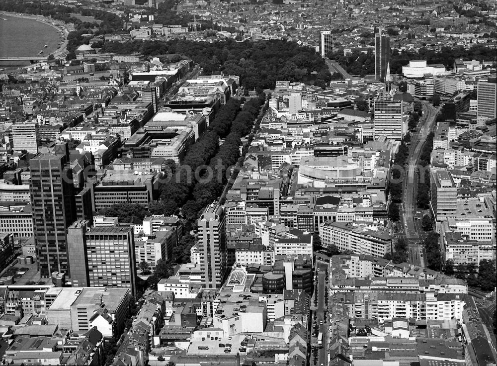 Düsseldorf from the bird's eye view: City view of the city area of in Duesseldorf at Ruhrgebiet in the state North Rhine-Westphalia, Germany