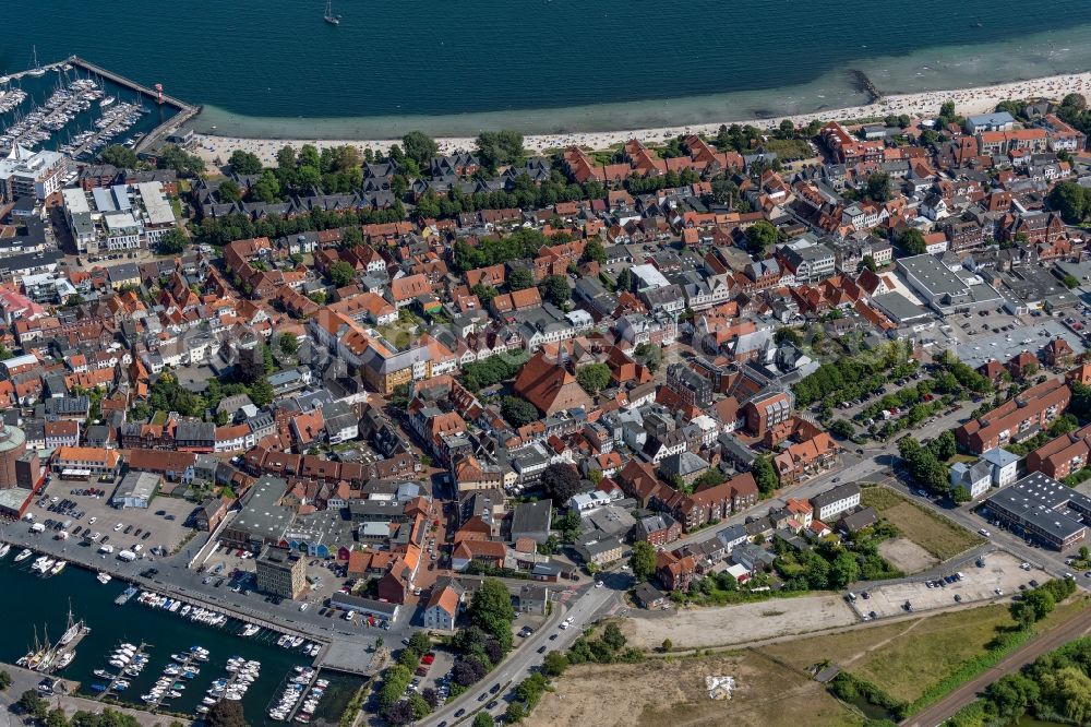 Aerial image Eckernförde - City view of the city area of Eckernfoerde at the coastline of the baltic sea in the state Schleswig-Holstein