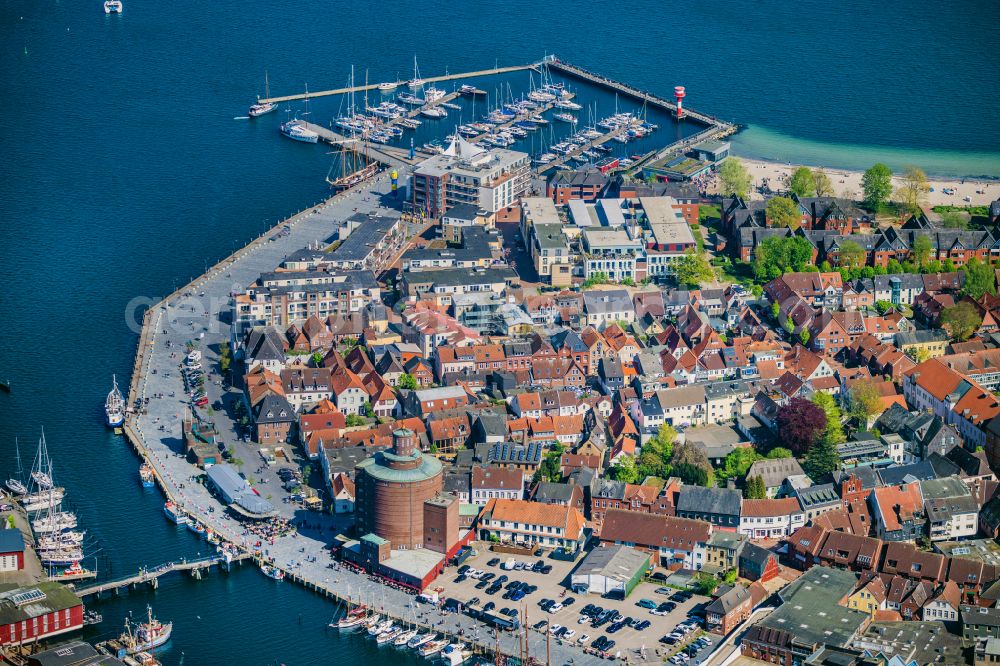 Aerial photograph Eckernförde - City view of the city area of Eckernfoerde at the coastline of the baltic sea in the state Schleswig-Holstein