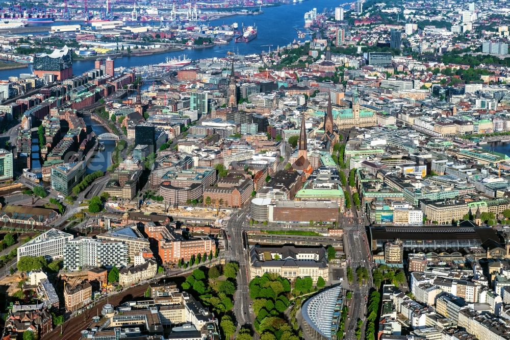 Aerial image Hamburg - City view on down town along the Adenauerallee - Kurt-Schumacher-Allee - Steintorwall in Hamburg, Germany