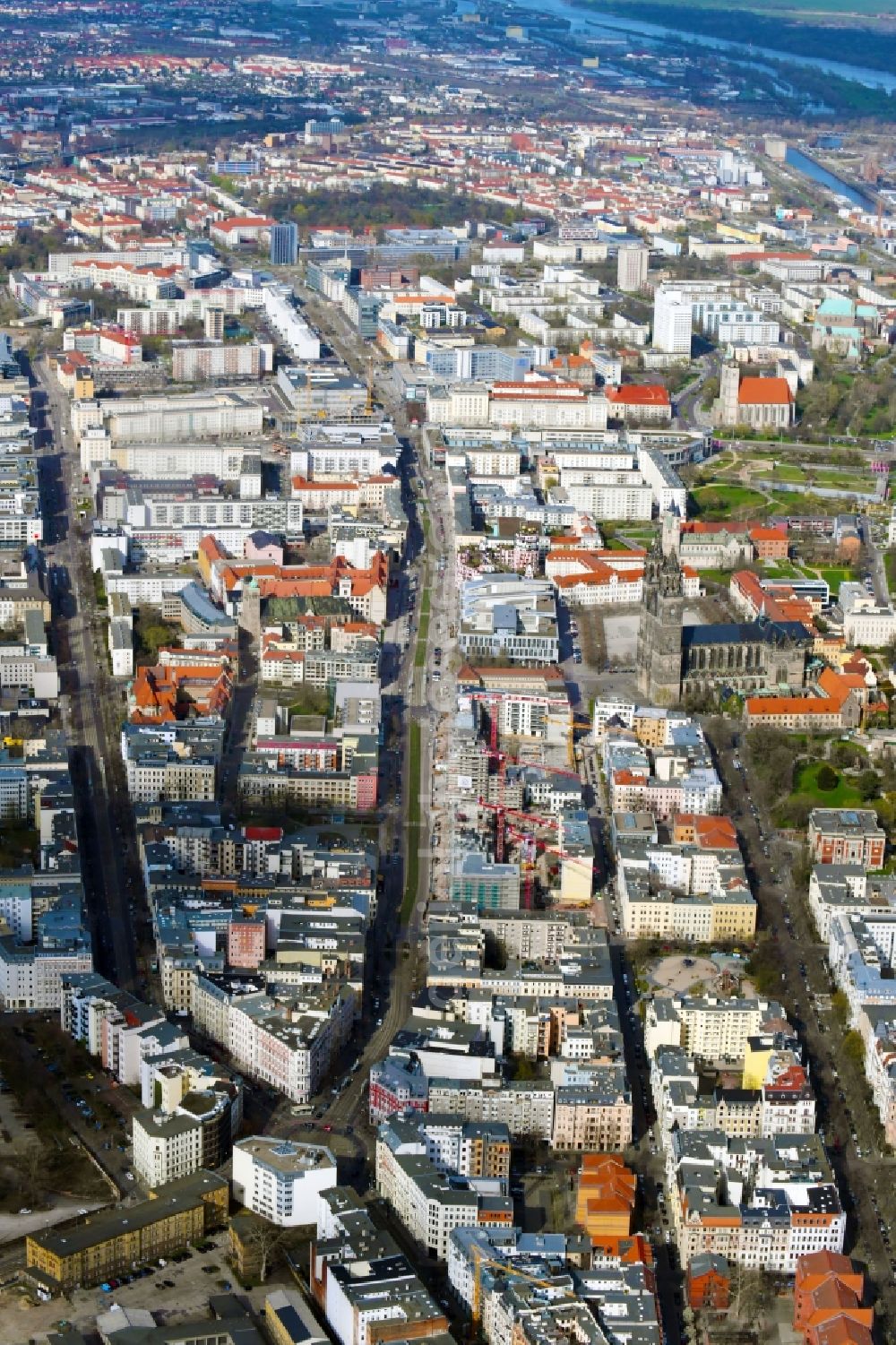 Aerial photograph Magdeburg - City view on down town along the Strasse Breiter Weg in Magdeburg in the state Saxony-Anhalt, Germany