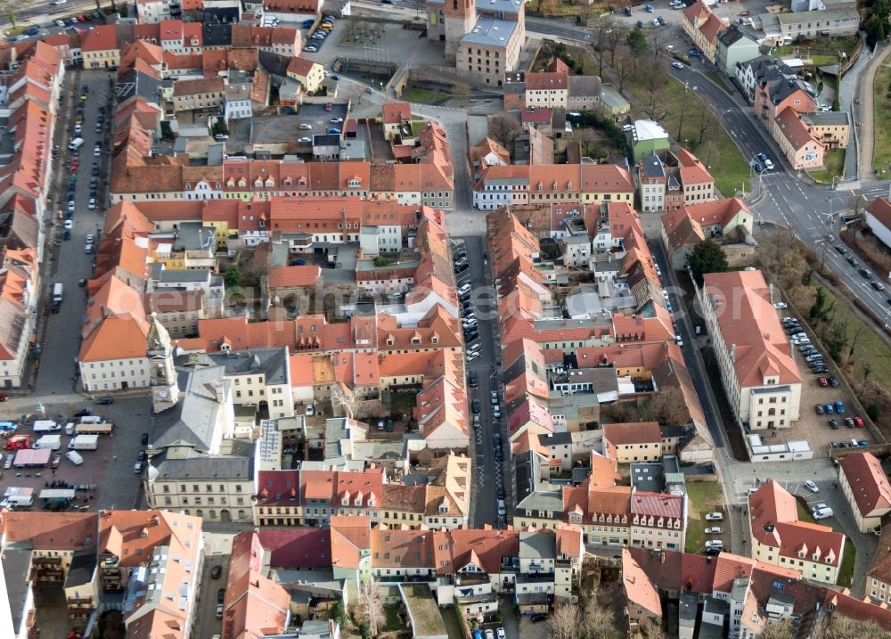 Großenhain from the bird's eye view: City view of the inner-city area at the Hauptmarkt in Grossenhain in the state Saxony