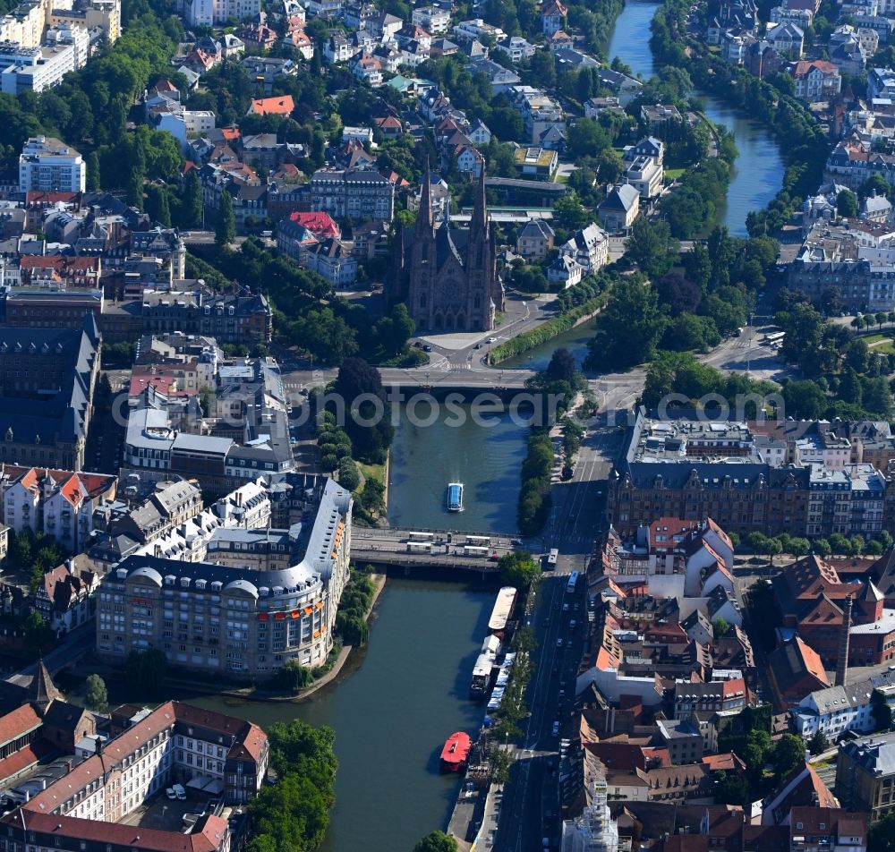 Aerial photograph Strasbourg - Straßburg - City view from the city centre with the island Sainte-Helene in Strasbourg - Strasbourg in Grand Est, France