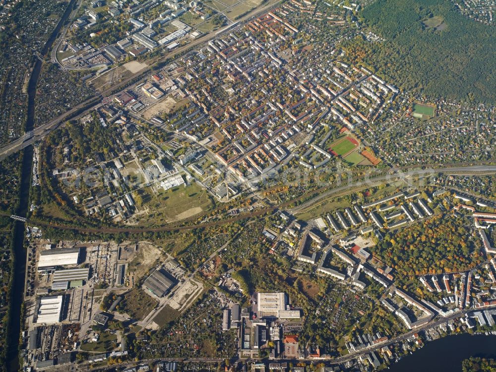 Berlin from the bird's eye view: City view of the inner-city area at the crossroads Adlergestell and Glienicker Weg in Berlin in Germany. Also shown the BHKW Adlershof and the Adlershofer Tennis-Club e.V.