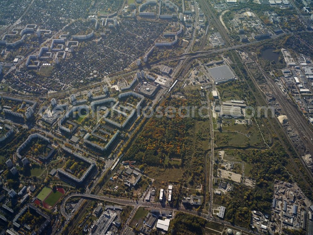 Aerial image Berlin - City view of the inner-city area of the Crossroads Landsberger Allee und Maerkische Allee in Berlin in Germany