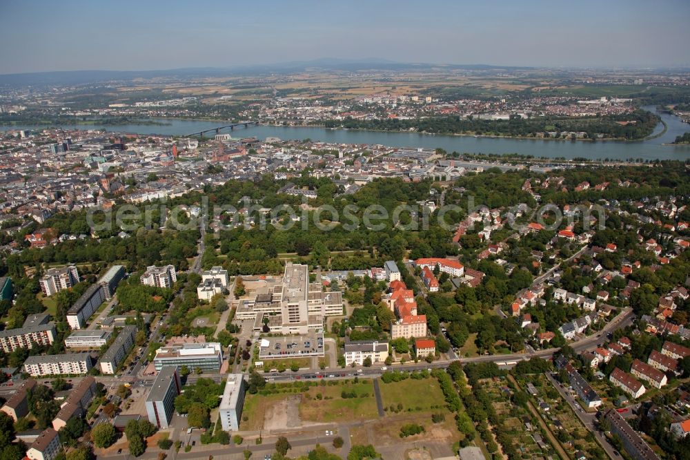 Mainz from the bird's eye view: City view from the city center in Mainz, opposite the mouth of the River Main on the Rhine in Rhineland-Palatinate