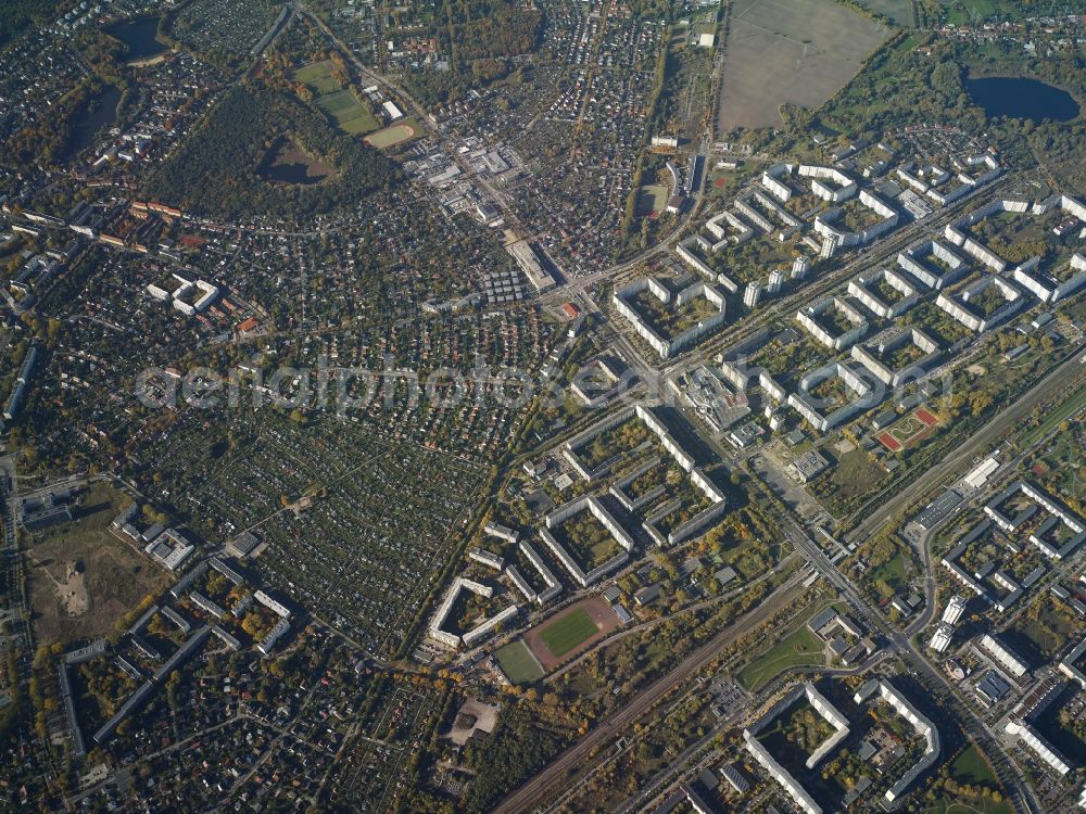 Aerial image Berlin - City view of the inner-city area at the housing Aera at the trainstation Berlin-Hohenschoenhausen in Berlin in Germany