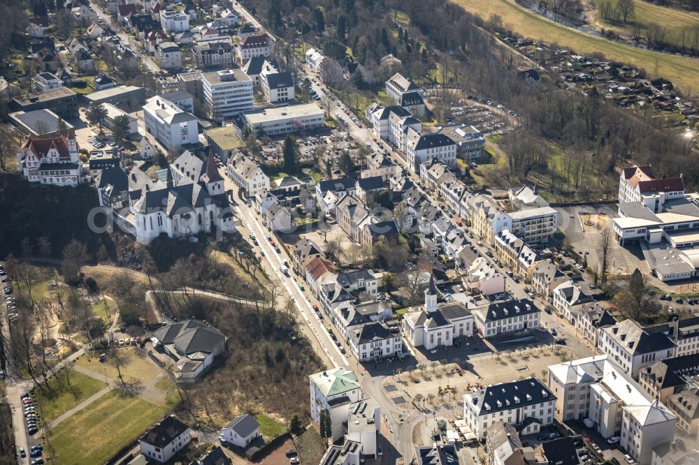 Aerial image Arnsberg - City view on down town on Neumarkt between Koenigstrasse and Klosterstrasse in Arnsberg at Sauerland in the state North Rhine-Westphalia, Germany