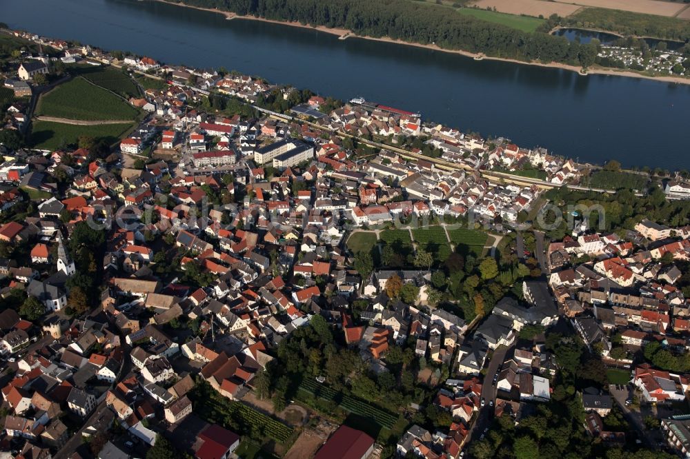 Nierstein from the bird's eye view: City view of the inner-city area of in Nierstein in the state Rhineland-Palatinate