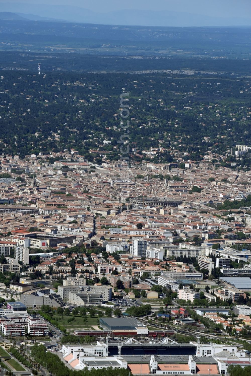 Aerial photograph Nîmes - City view of the city area of in Nimes in Languedoc-Roussillon Midi-Pyrenees, France