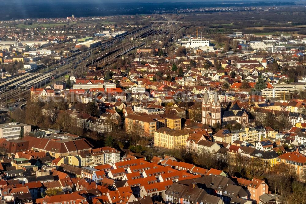 Offenburg from the bird's eye view: City view of the city area of in Offenburg in the state Baden-Wurttemberg, Germany