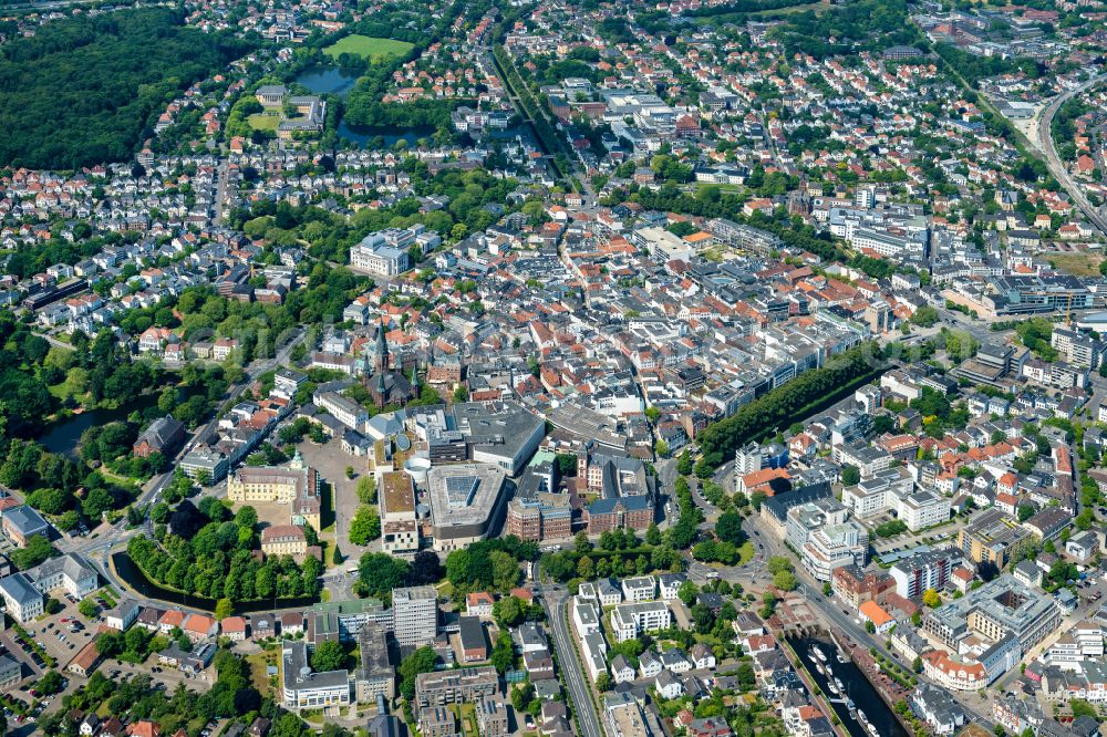 Oldenburg from the bird's eye view: City view on down town Oldenburg on street Theaterwall in Oldenburg in the state Lower Saxony, Germany