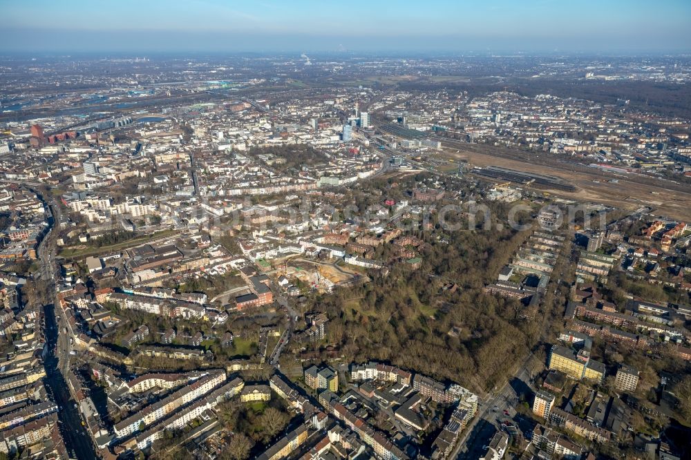 Duisburg from the bird's eye view: City view on down town in the district Dellviertel in Duisburg in the state North Rhine-Westphalia, Germany