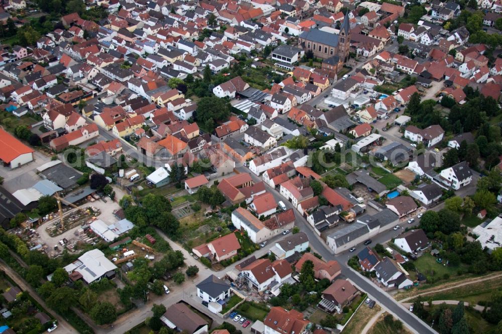 Aerial image Bobenheim-Roxheim - City view of the city area of in the district Roxheim in Bobenheim-Roxheim in the state Rhineland-Palatinate