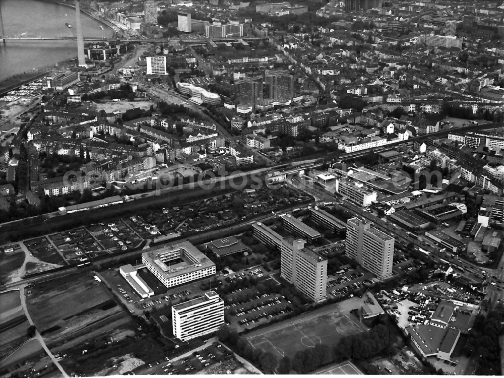 Düsseldorf from the bird's eye view: City view on down town in the district Unterbilk in Duesseldorf in the state North Rhine-Westphalia, Germany