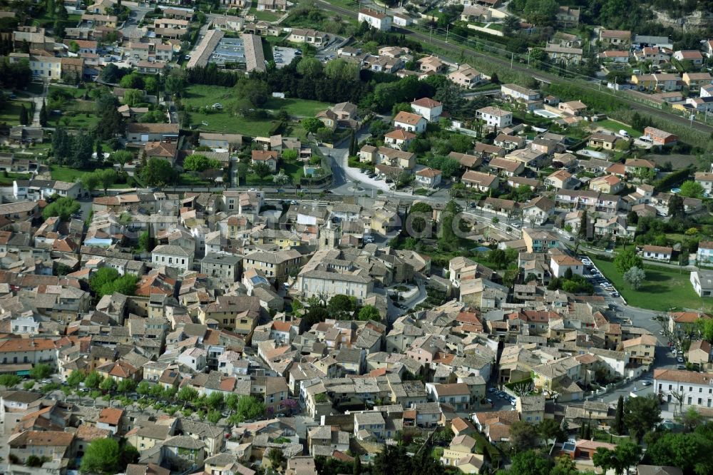 Aerial photograph Piolenc - City view of the city area of in Piolenc in Provence-Alpes-Cote d'Azur, France