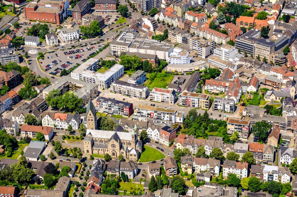 Aerial photograph Recklinghausen - City view on down town on street Hertener Strasse in Recklinghausen at Ruhrgebiet in the state North Rhine-Westphalia, Germany