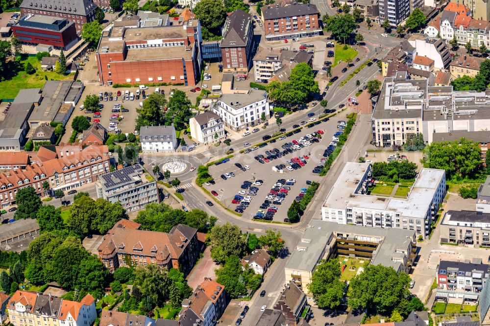 Recklinghausen from the bird's eye view: City view on down town on street Hertener Strasse in Recklinghausen at Ruhrgebiet in the state North Rhine-Westphalia, Germany