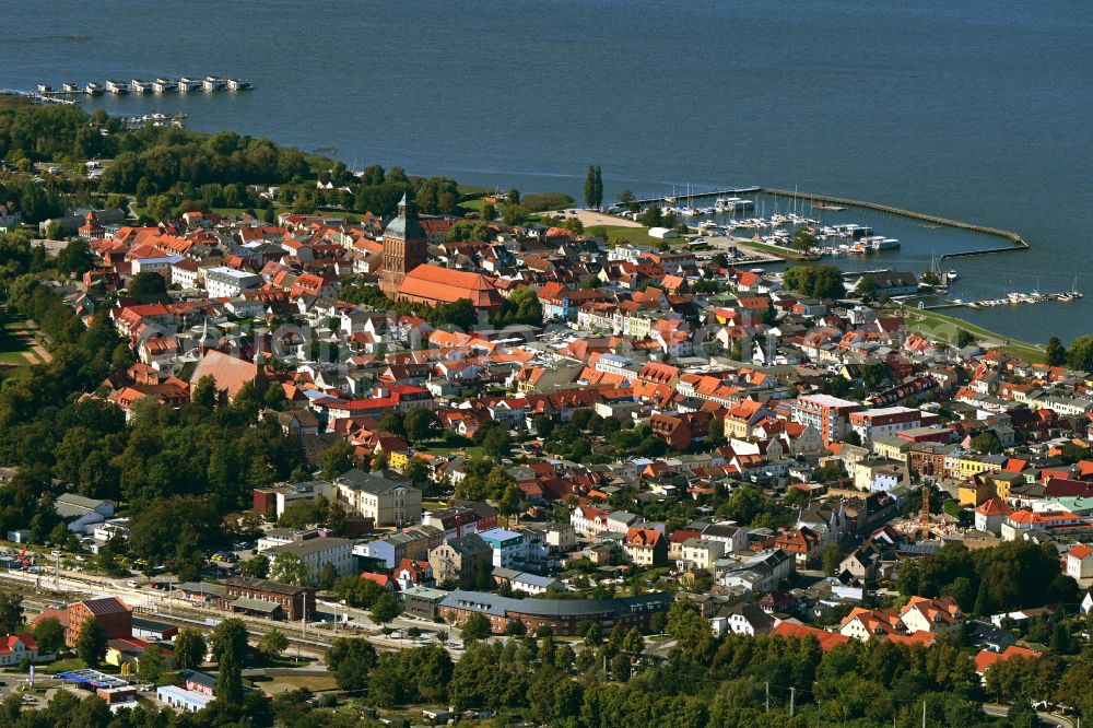 Aerial photograph Ribnitz-Damgarten - City view of the city area of on street Lange Strasse in Ribnitz-Damgarten in the state Mecklenburg - Western Pomerania, Germany