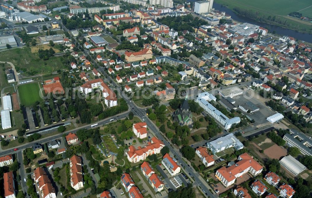 Riesa from the bird's eye view: City view of the inner-city area at the crossroads of Pausitzer Strasse and Robert-Koch-Strasse in Riesa in the state Saxony