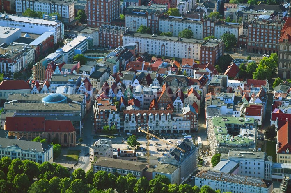 Rostock from the bird's eye view: City view on down town Rostocker Heide - Rungestrasse - Am Hopfenmarkt - in the district Stadtmitte in Rostock in the state Mecklenburg - Western Pomerania, Germany