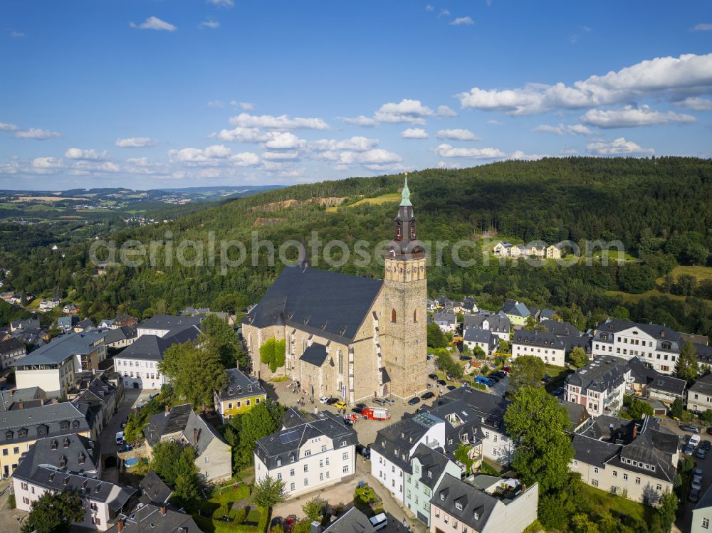 Aerial photograph Schneeberg - City view of the city centre with the church of St. Wolfgang in Schneeberg in Saxony, Germany