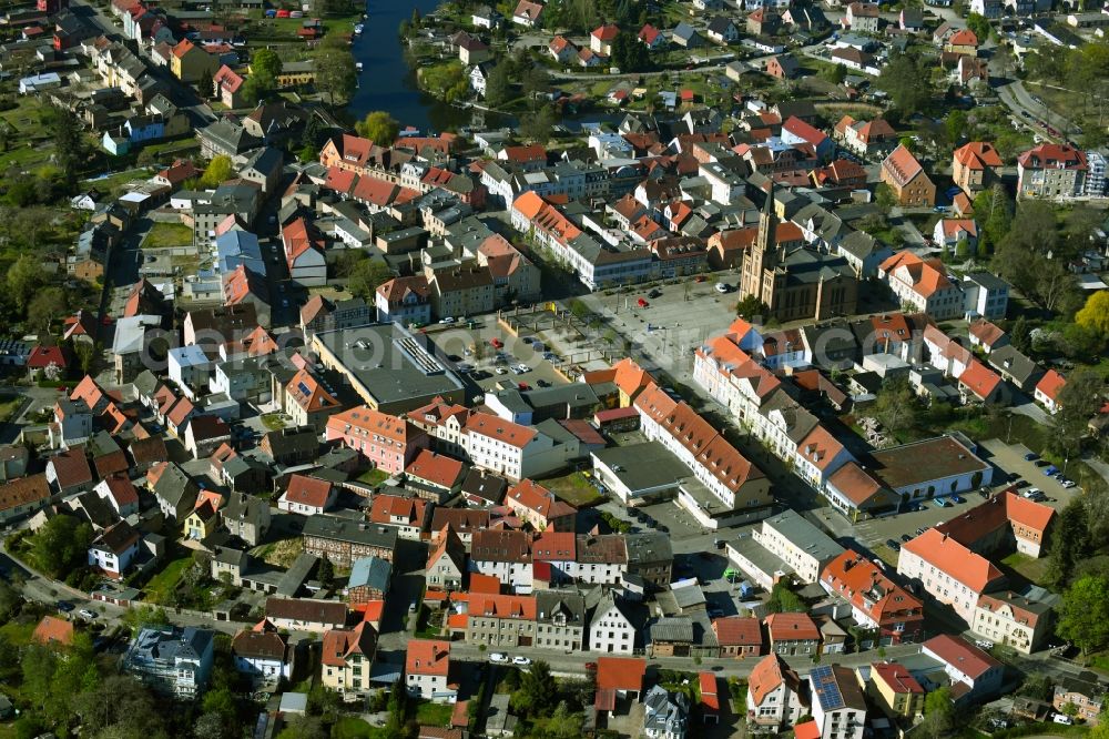 Aerial image Fürstenberg/Havel - City view of the inner city area with city church and market place in Fuerstenberg / Havel in the state Brandenburg, Germany