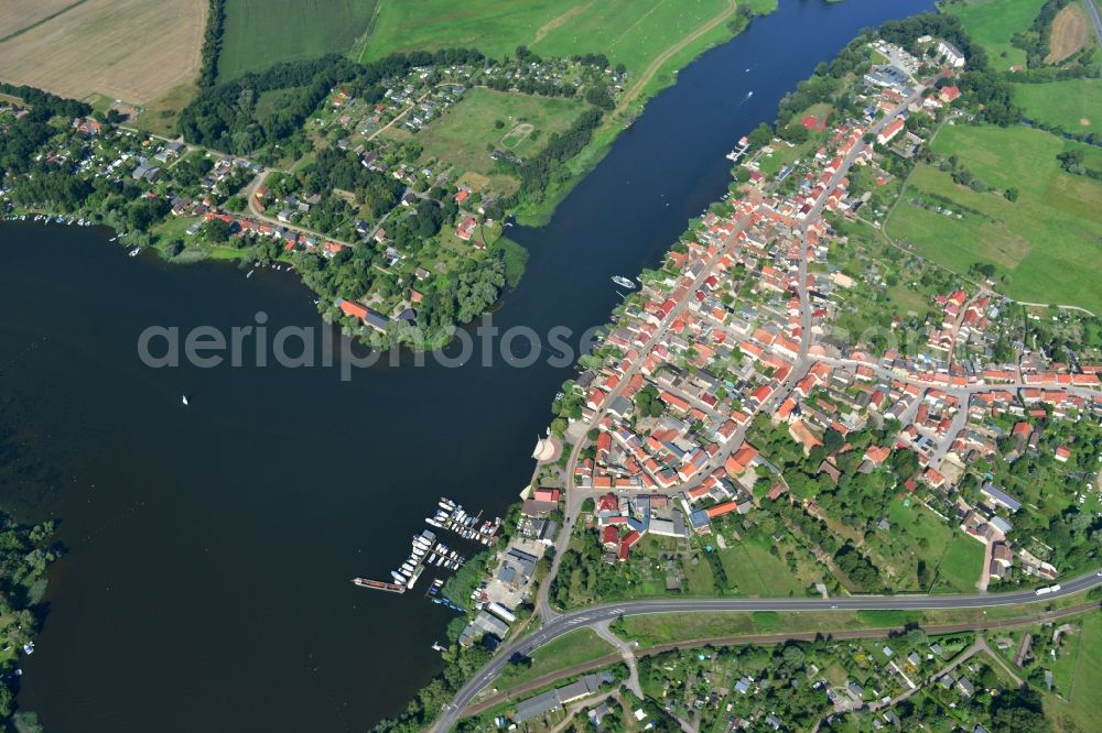 Aerial image Havelsee - Cityscape of downtown area and the city center on the banks of Beetzsees in Havelsee in Brandenburg