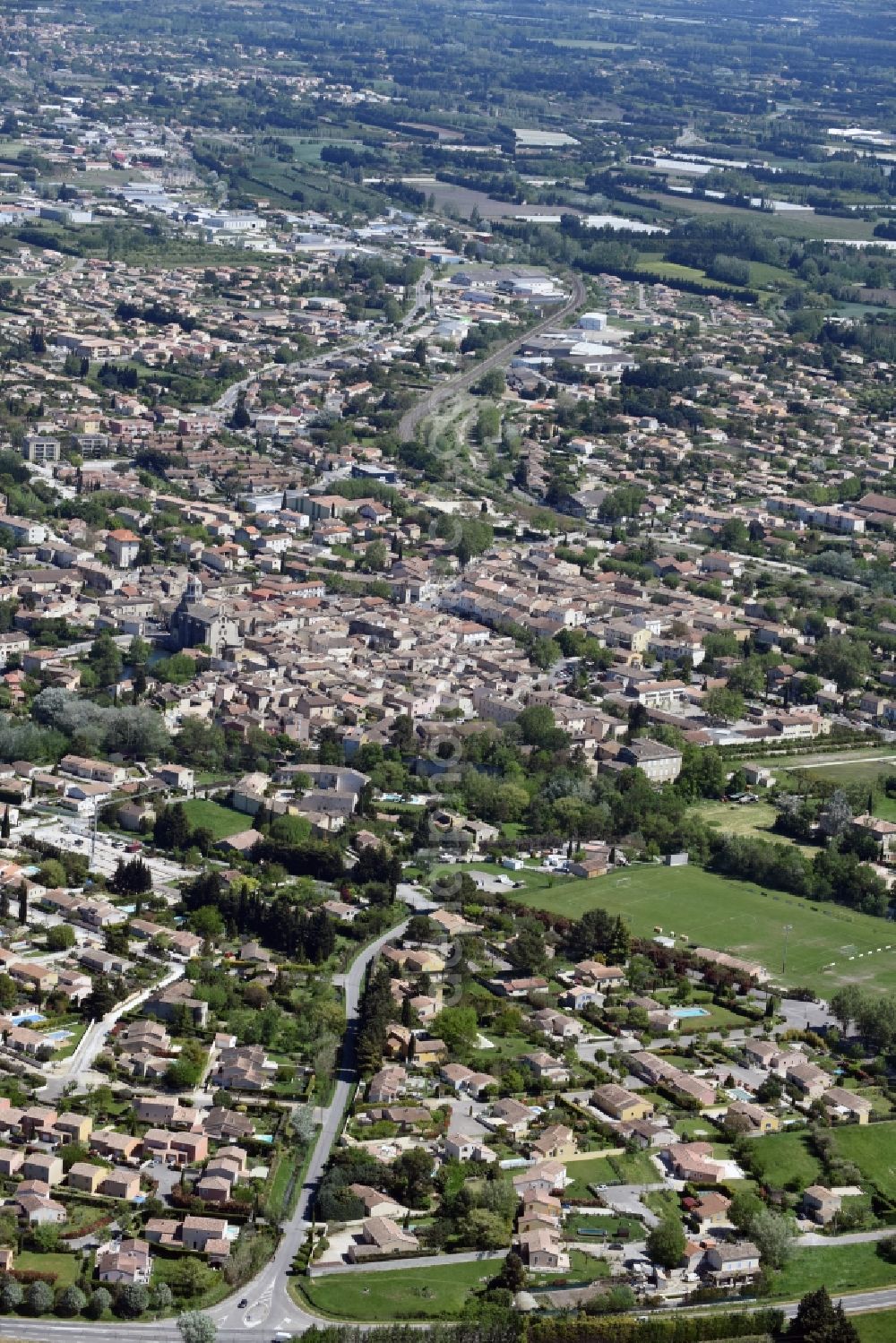 Aerial photograph Le Thor - City view of the city area of in Le Thor in Provence-Alpes-Cote d'Azur, France