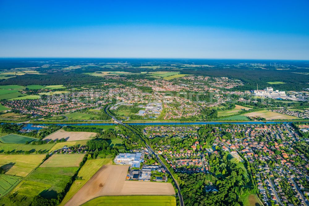 Uelzen from the bird's eye view: City view on down town on street Gross Liederner Strasse in Uelzen in the state Lower Saxony, Germany