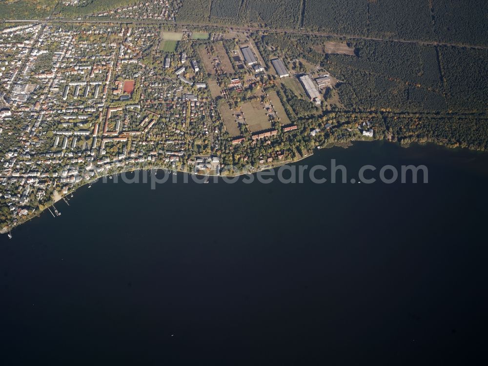 Aerial photograph Berlin - City view of the inner-city area at the lakeside of the Grosser Mueggelsee near the mouth of the Mueffelspree in Berlin in Germany