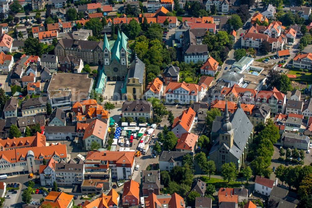 Werl from the bird's eye view: City view of the inner-city area of in Werl in the state North Rhine-Westphalia. Also shown the basilica and the Church St. Walburga