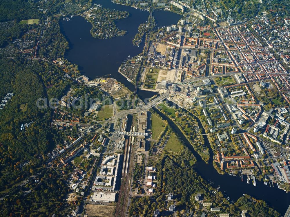 Potsdam from the bird's eye view: Cityscape of downtown area between Havel, Central Station Templiner suburb in Potsdam in Brandenburg