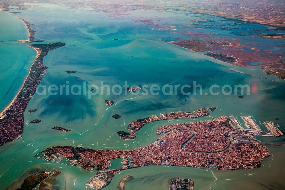 Venedig from the bird's eye view: City view of downtown area in Venice in Veneto, Italy