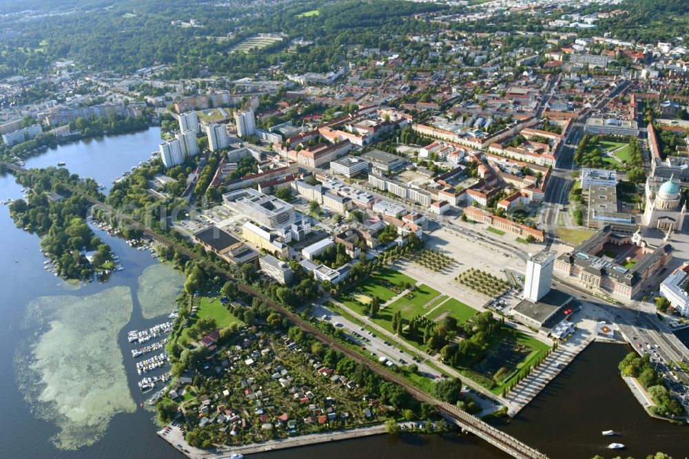 Potsdam from the bird's eye view: City view of downtown area Breite Strasse - Lustgarten - Am Alten Markt - Fachhochschule Potsdon - Standort Alter Markt Friedrich-Ebert-Strasse in Potsdam in the state Brandenburg, Germany