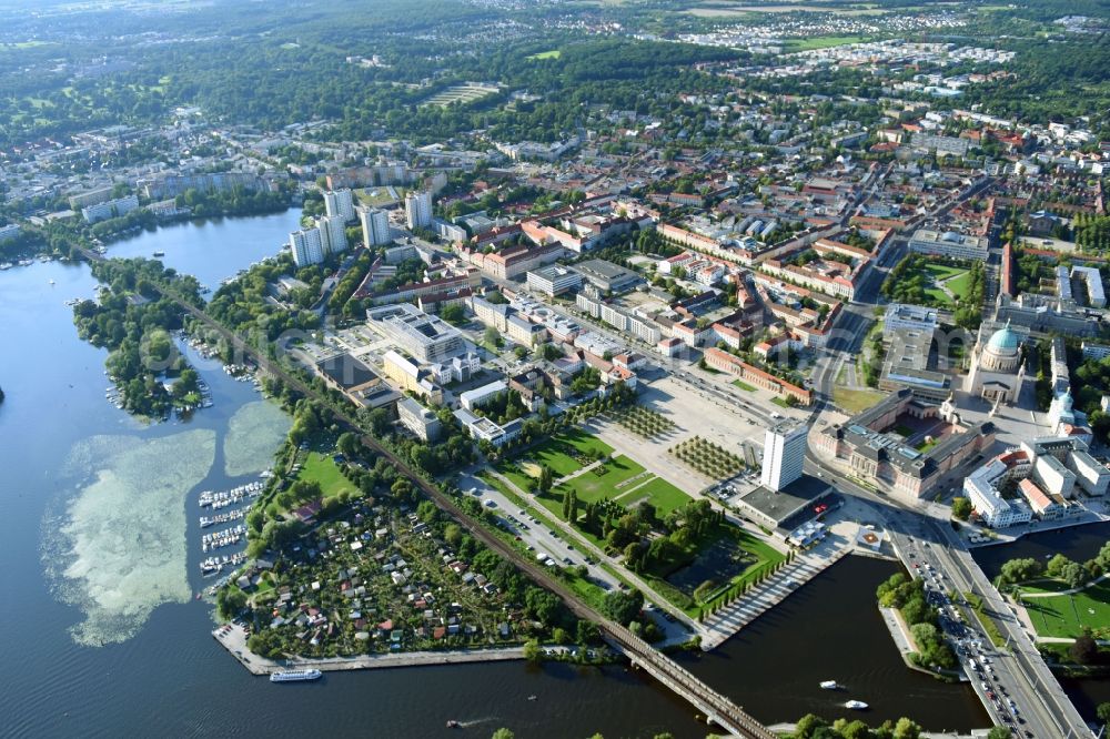 Aerial photograph Potsdam - City view of downtown area Breite Strasse - Lustgarten - Am Alten Markt - Fachhochschule Potsdon - Standort Alter Markt Friedrich-Ebert-Strasse in Potsdam in the state Brandenburg, Germany