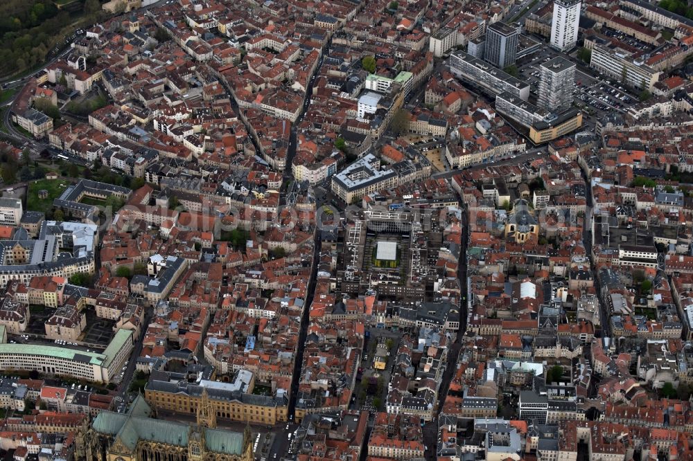 Aerial photograph Metz - City view of downtown area am Centre Commercial Saint-Jacques on Place du Forum in Metz in Alsace-Champagne-Ardenne-Lorraine, France