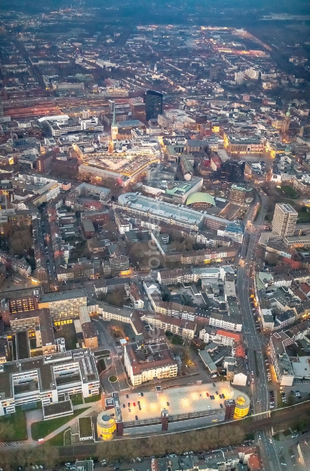 Aerial photograph Dortmund - City view of downtown area with the Dortmunder Wall in Dortmund in the state North Rhine-Westphalia, Germany