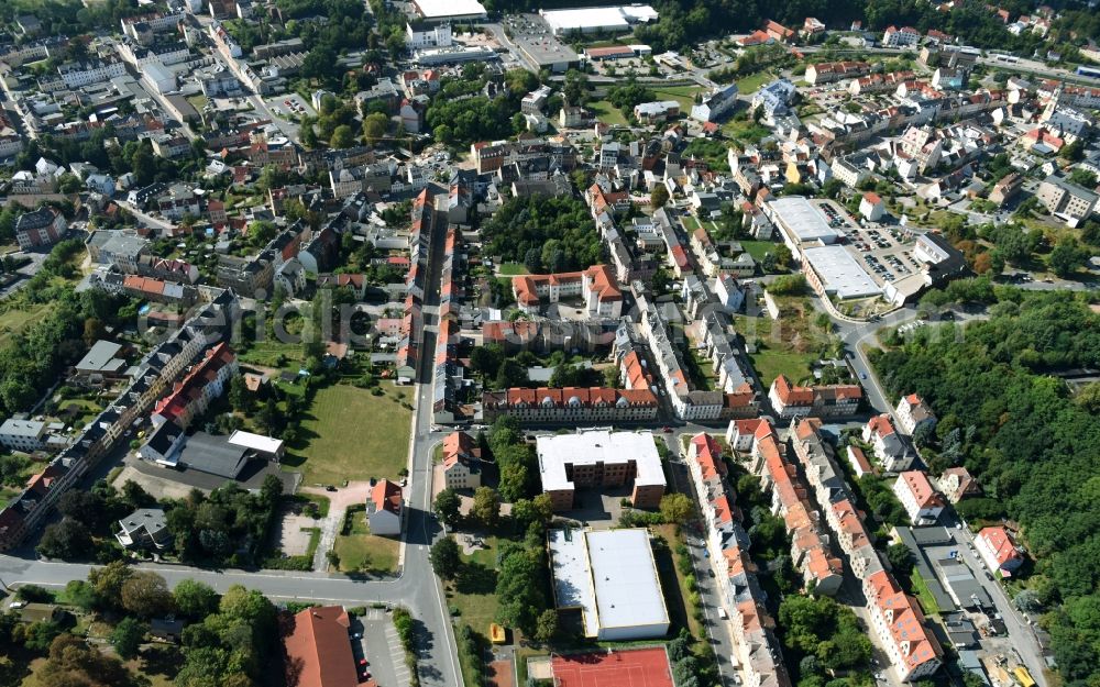 Werdau from the bird's eye view: City view of downtown area along the Ziegelstrasse and the Alexan der-von-Humboldt-Strasse with the school building of the Gymnasium Alexan der v. Humboldt in Werdau in the state Saxony